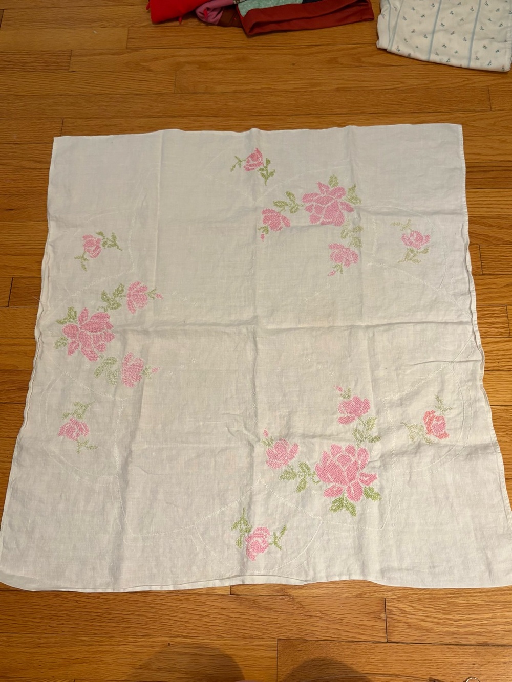 Floral Embroidered Linen Tablecloth - Pink